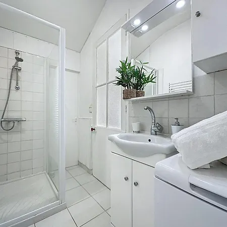 Les Coquillages By Interhome Vakantiehuis Saint-Michel-Chef-Chef